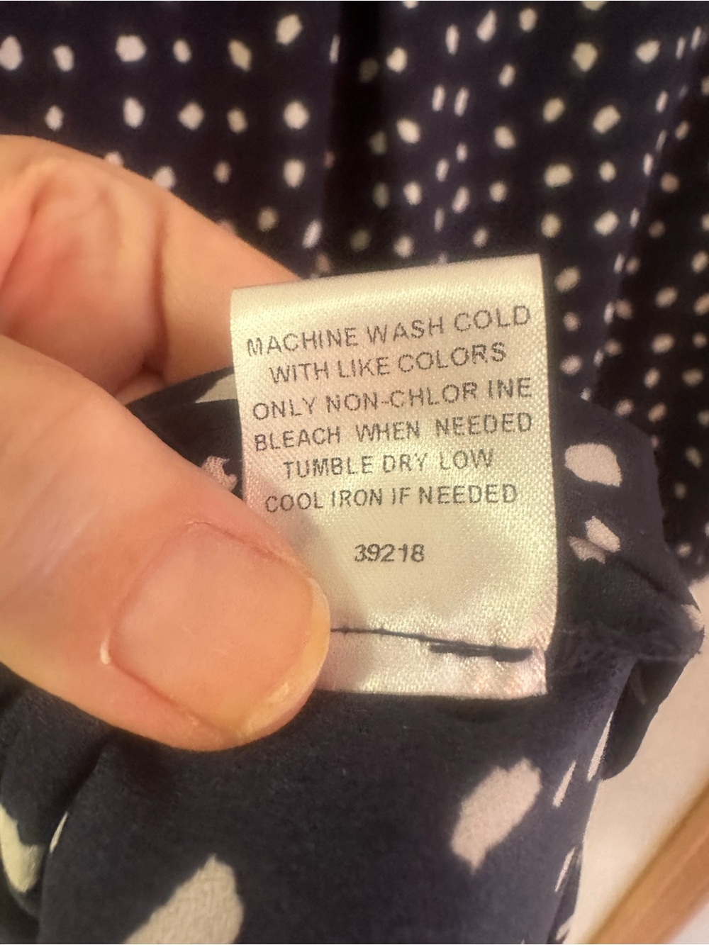 41 Hawthorn Navy Blue White Polka Dot V-Neck Blouse EUC - Picture 6 of 6